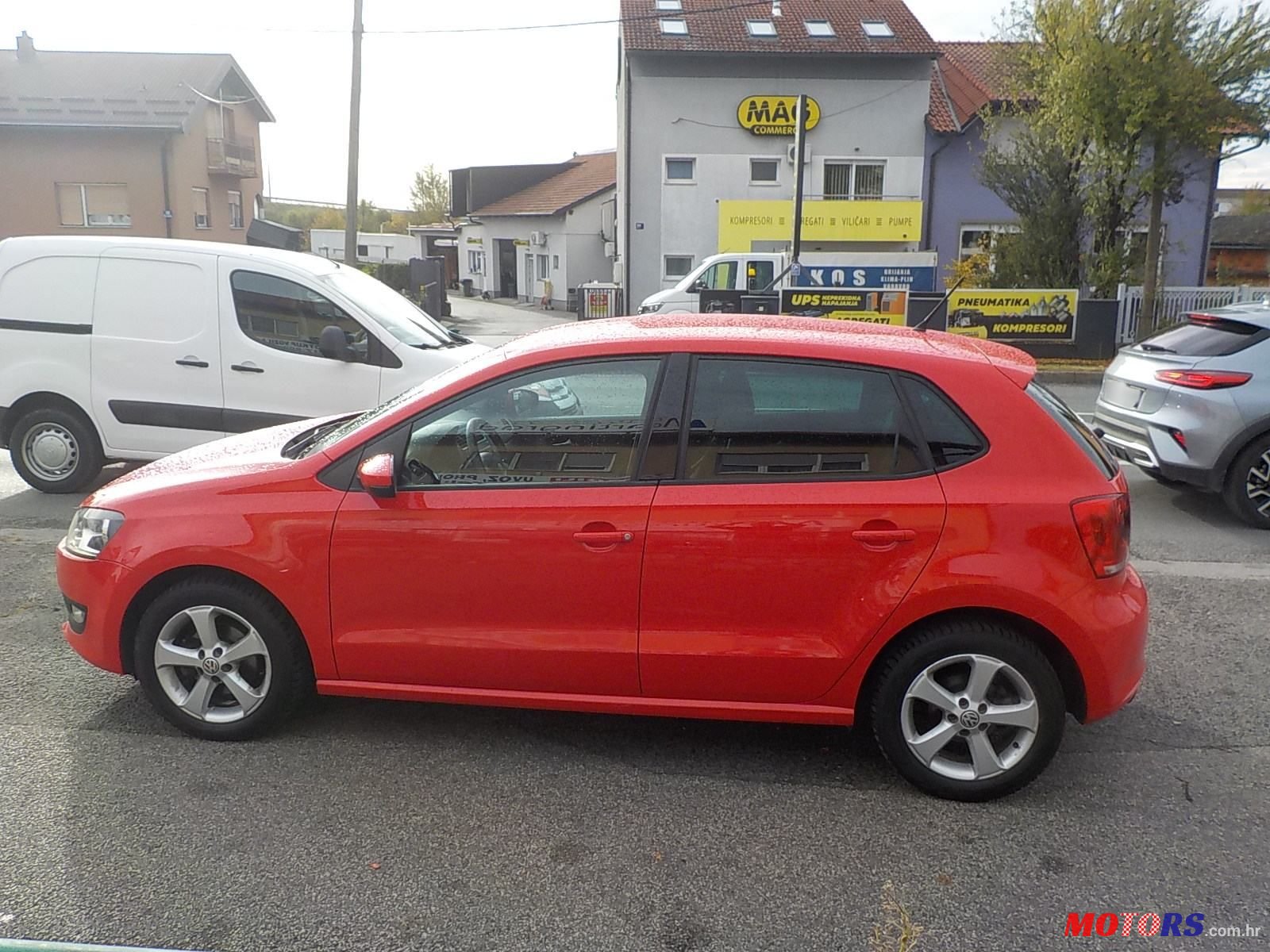 2011' Volkswagen Polo photo #4