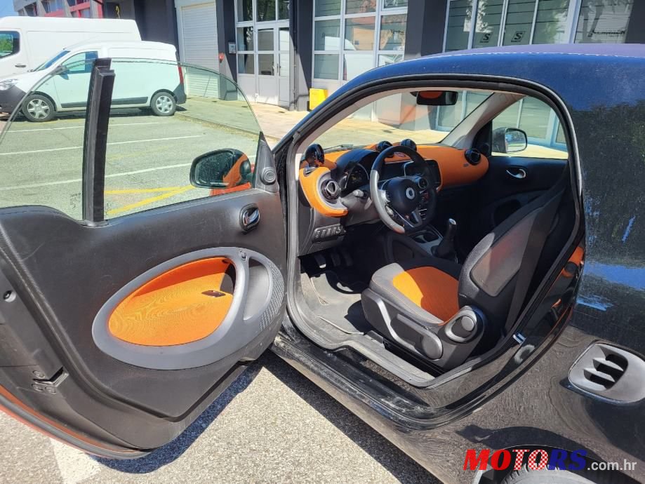 2015' Smart Fortwo photo #5