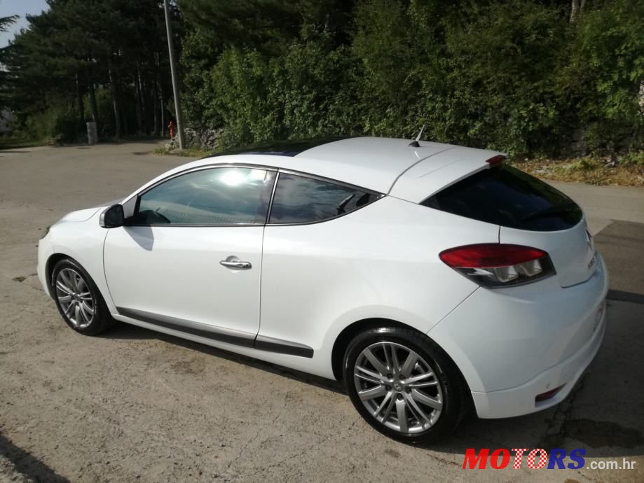 2010' Renault Megane Coupe 1,5 Dci photo #2