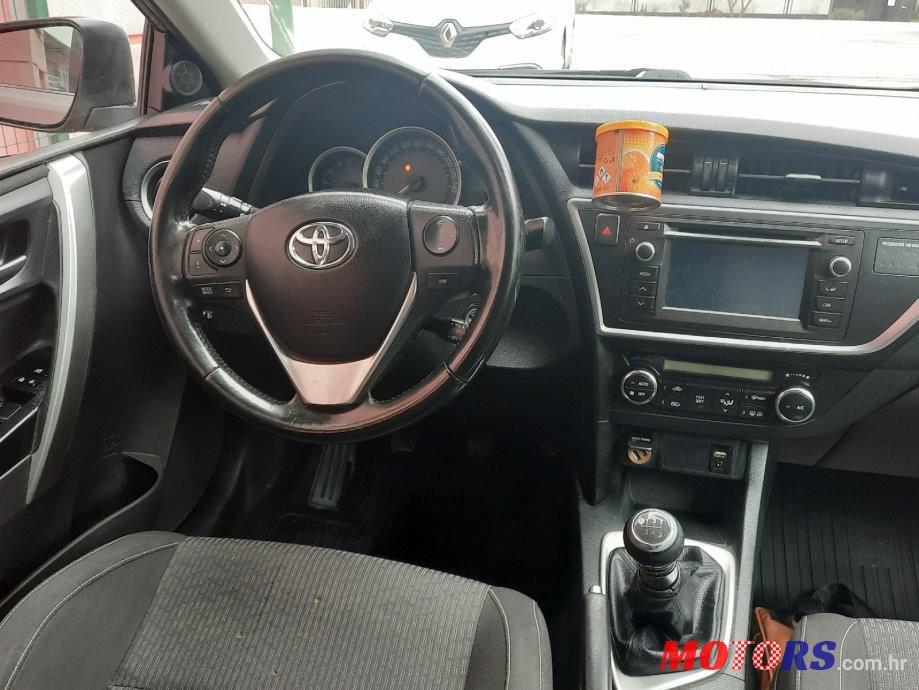 2014' Toyota Auris Karavan photo #6