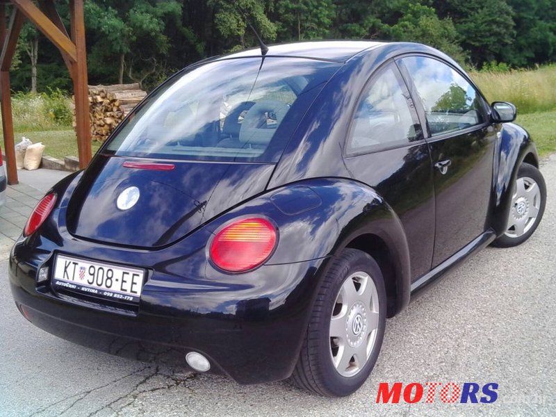 2002' Volkswagen Beetle photo #2