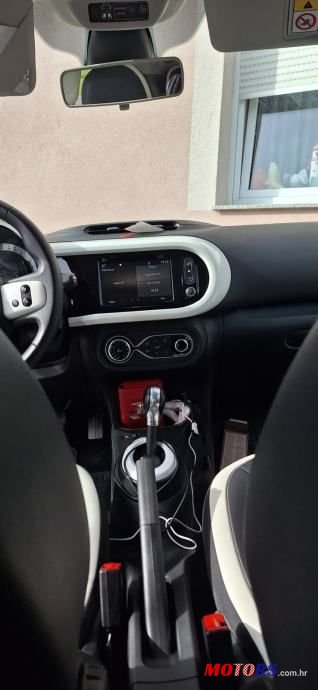 2020' Renault Twingo Z.E. photo #2