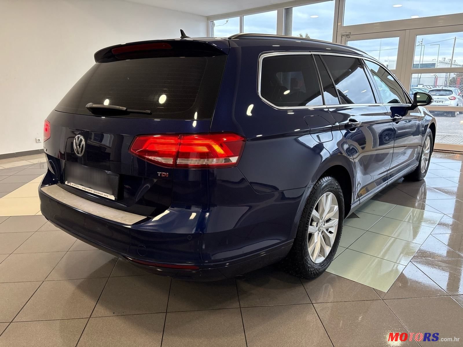 2017' Volkswagen Passat Variant photo #6