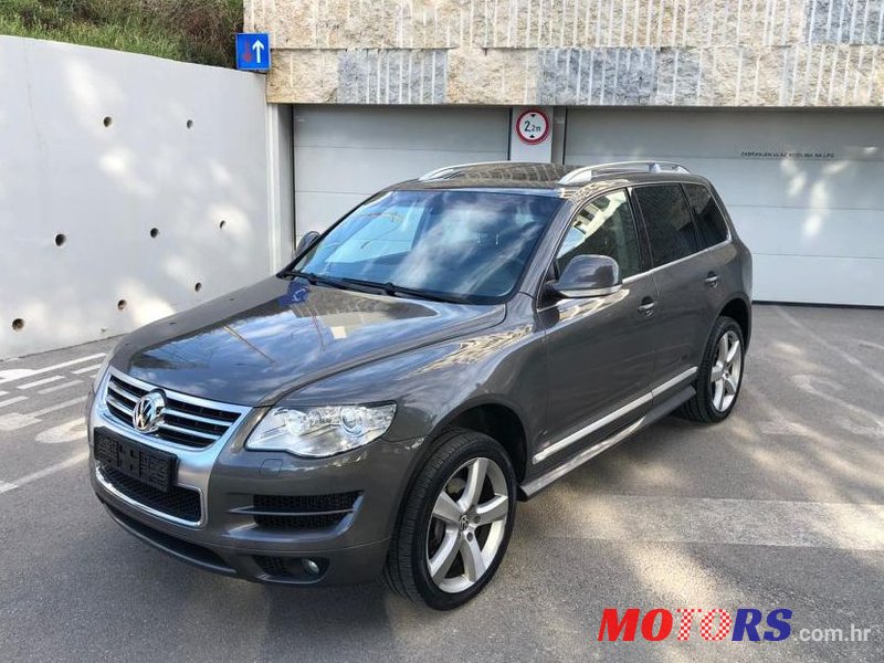 2008' Volkswagen Touareg 3,0 V6 Tdi photo #1