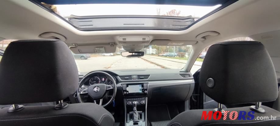 2016' Skoda Superb Combi photo #1