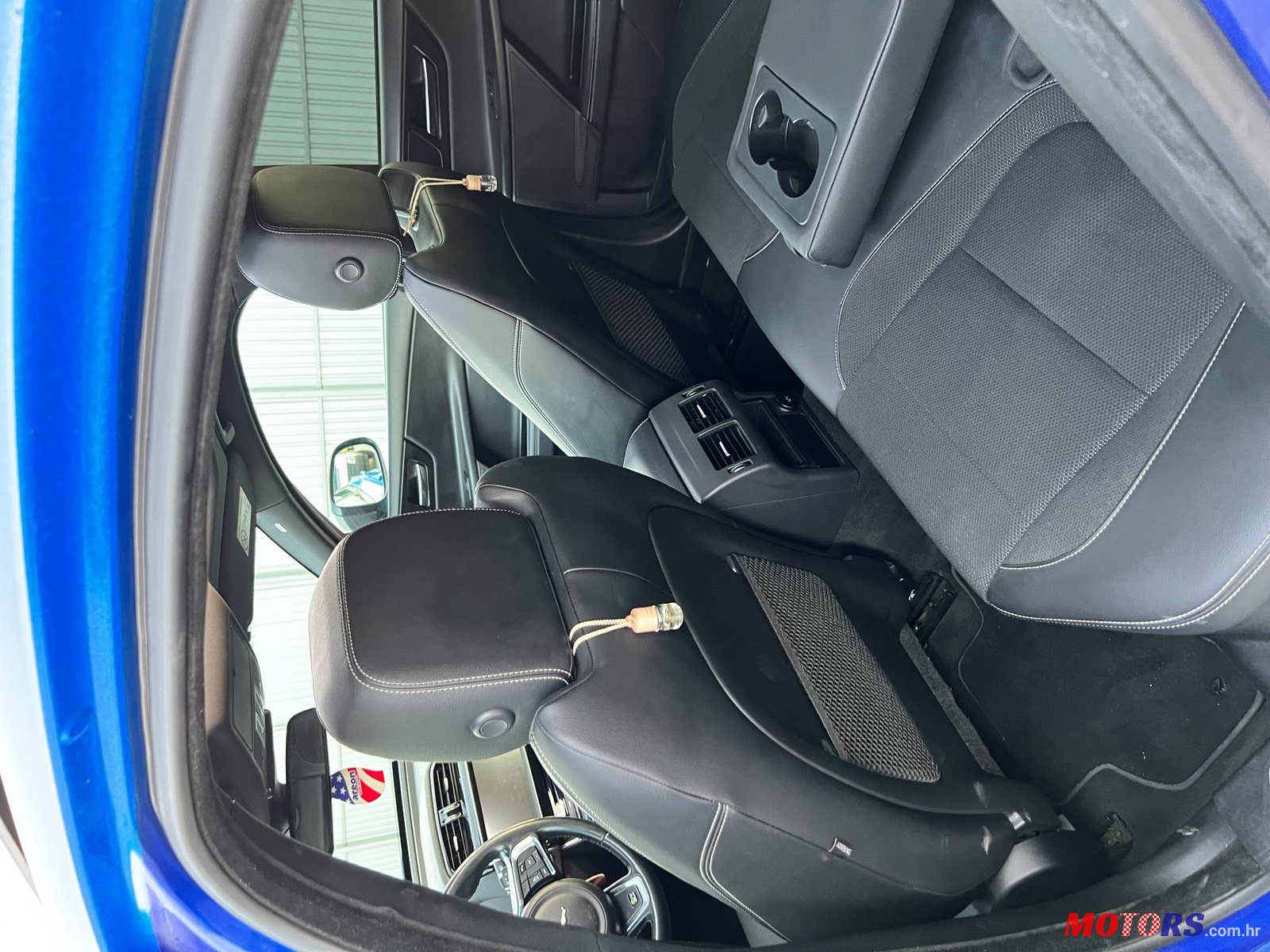 2017' Jaguar XE photo #5