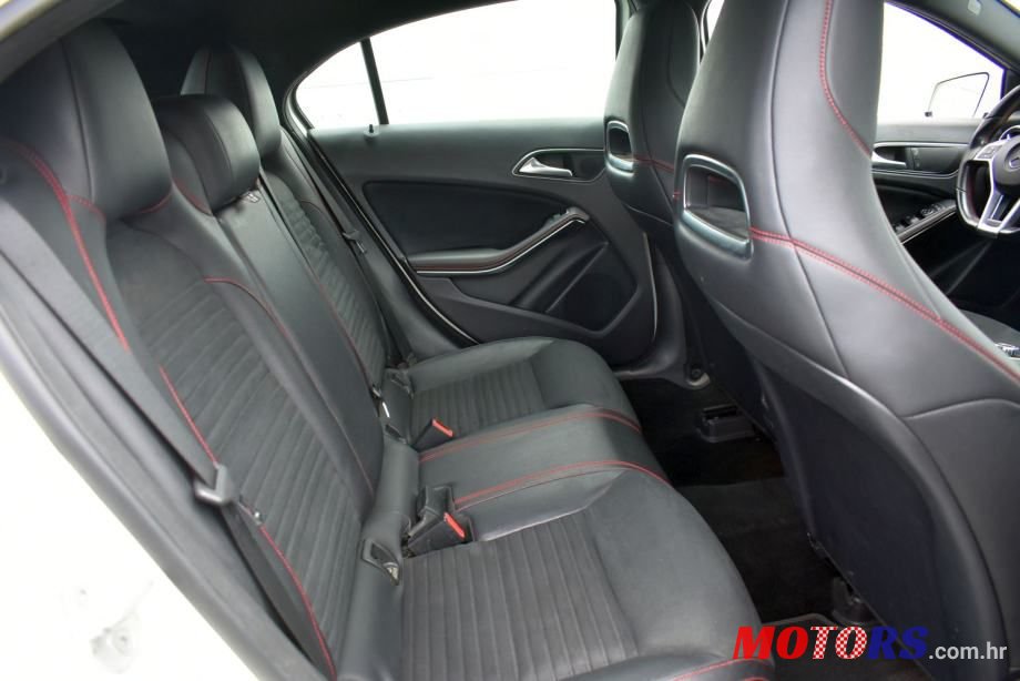 2013' Mercedes-Benz A-Klasa photo #6