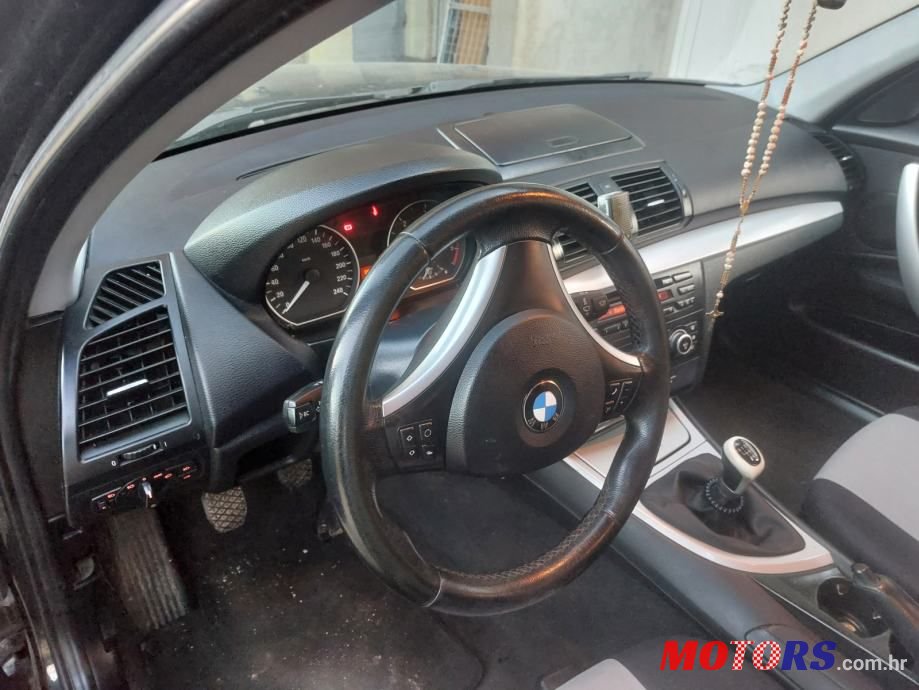 2008' BMW Serija 1 118D photo #3