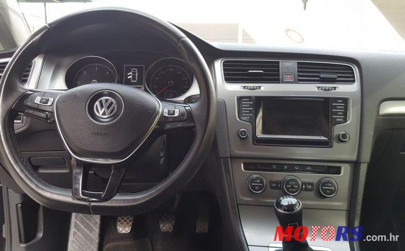 2013' Volkswagen Golf VII 1,6 Tdi Bmt photo #2