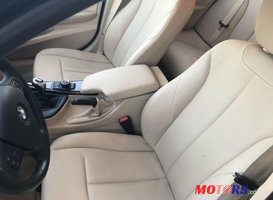 2012' BMW Serija 3 318D photo #1