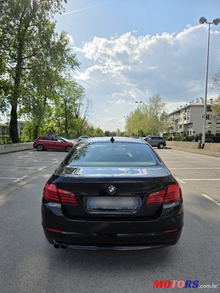 2012' BMW Serija 5 525Xd photo #5