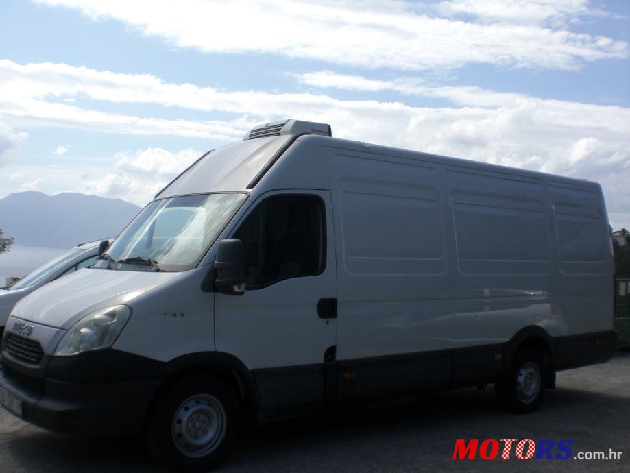 2012' Iveco 35S13V photo #1