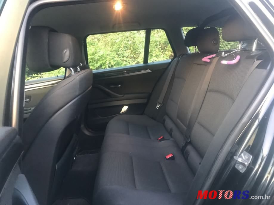 2012' BMW Serija 5 Touring 520D photo #5