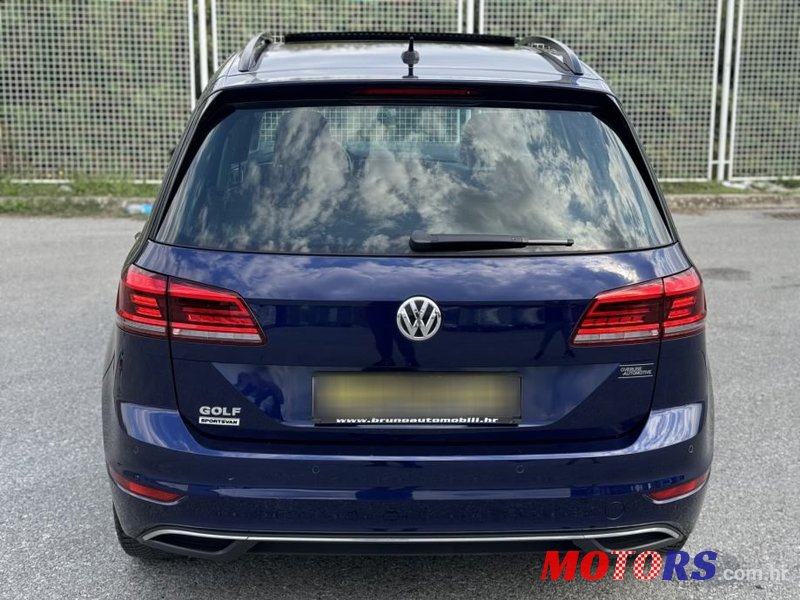 2018' Volkswagen Golf Sportsvan photo #6