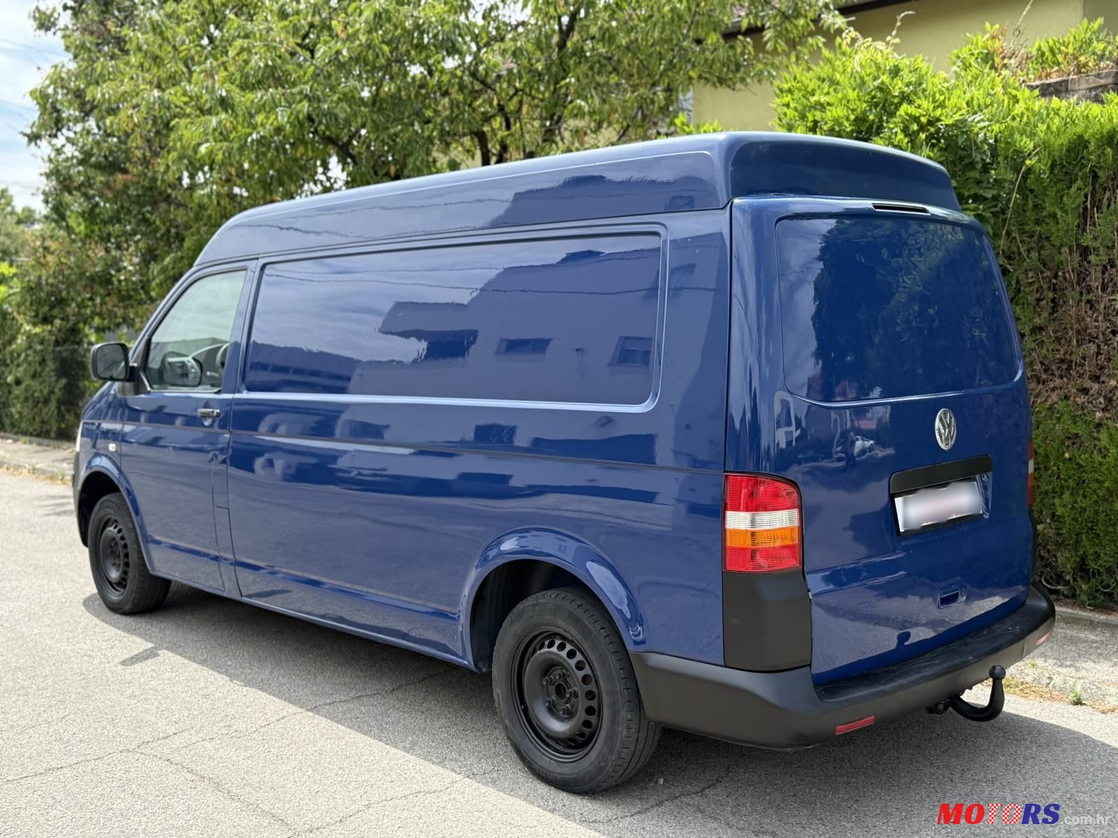 2008' Volkswagen Transporter Kombi photo #4