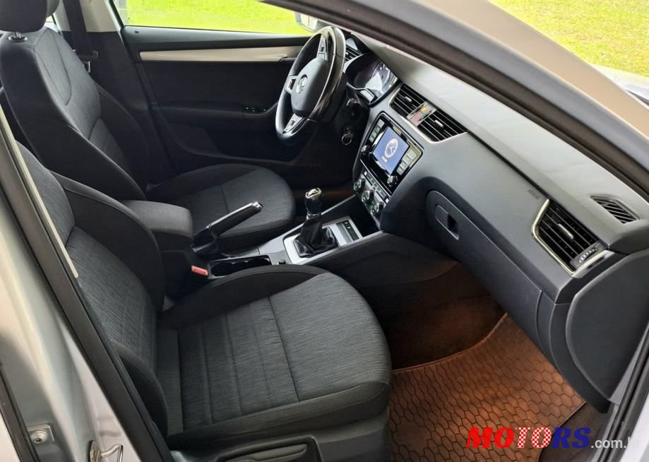 2017' Skoda Octavia Combi photo #5