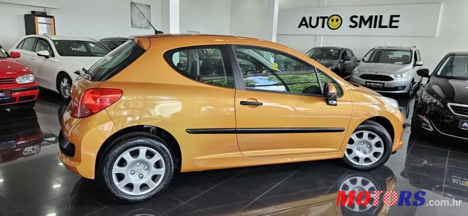 2007' Peugeot 207 1,4 photo #2