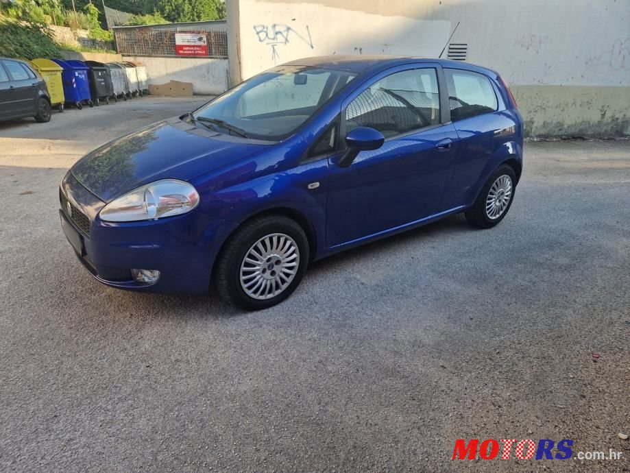 2009' Fiat Grande Punto photo #1