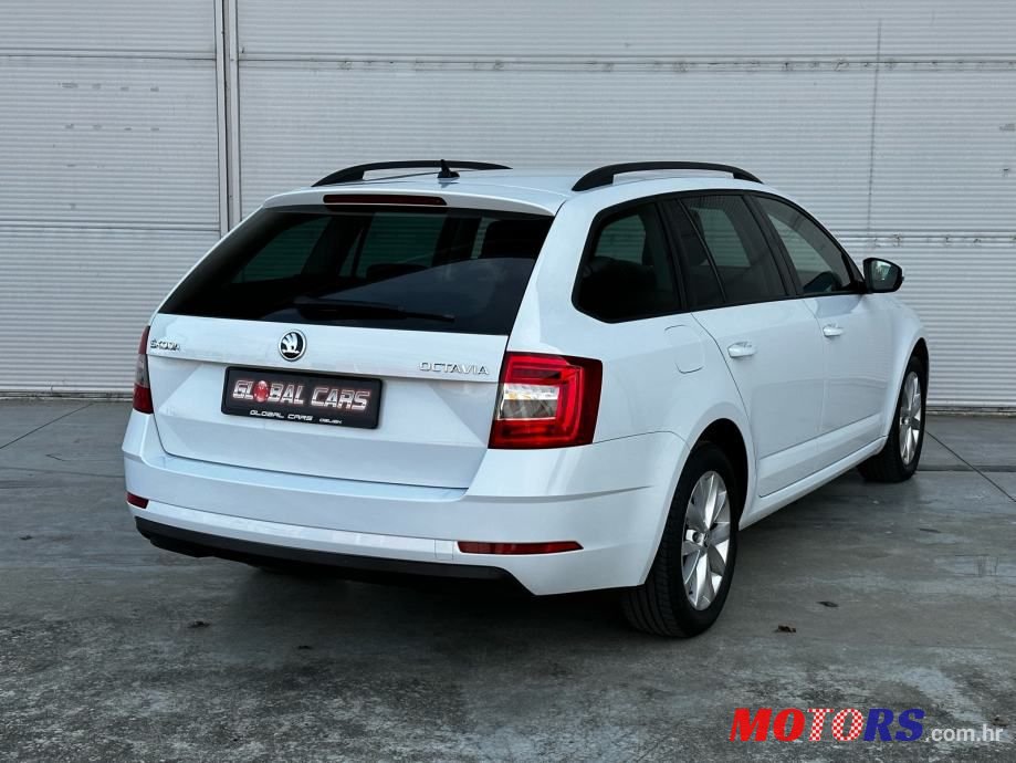2019' Skoda Octavia Combi photo #5