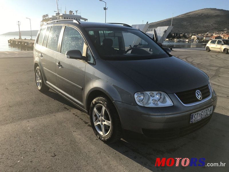 2006' Volkswagen Touran photo #3