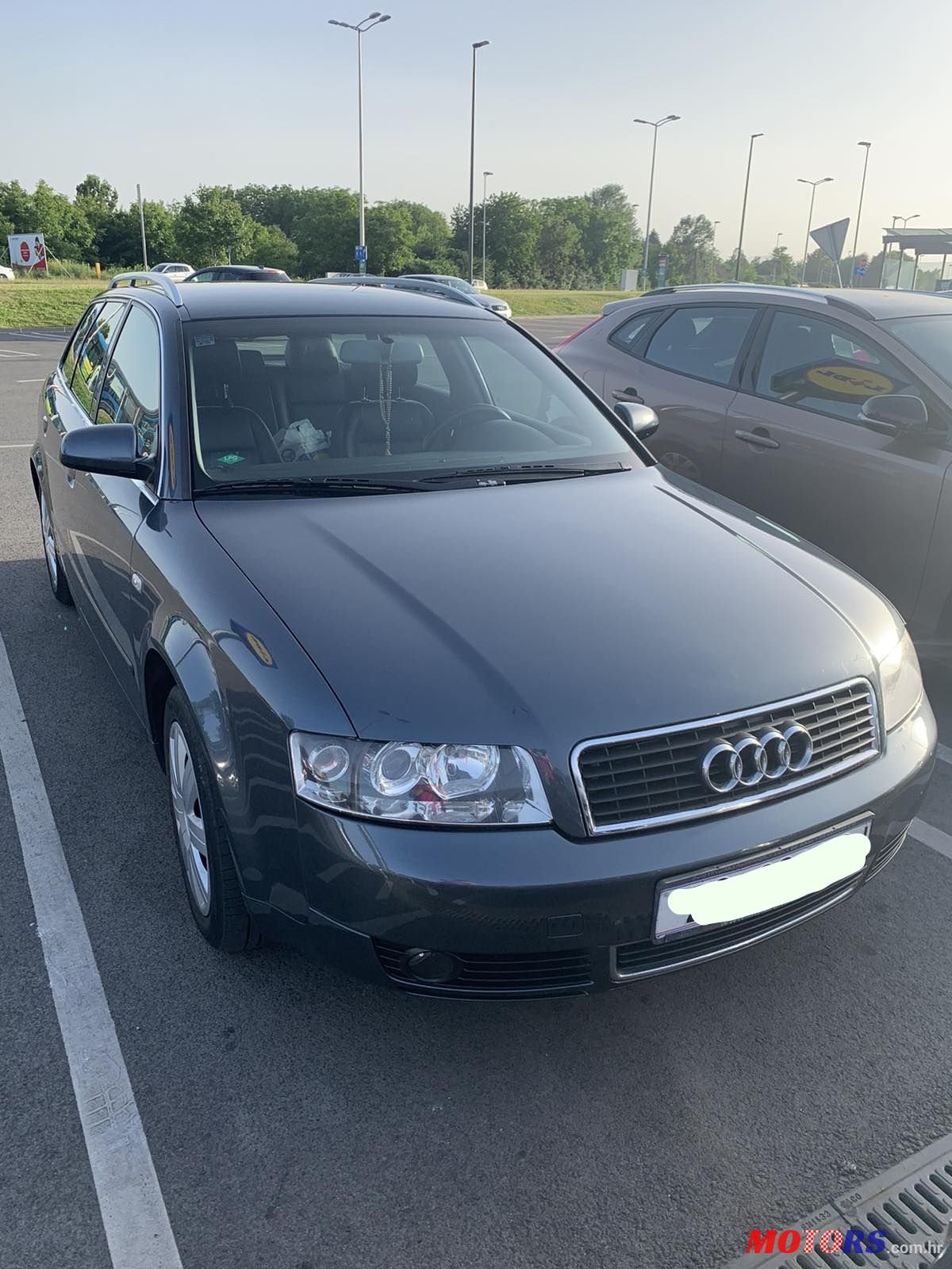 2003' Audi A4 Avant photo #2