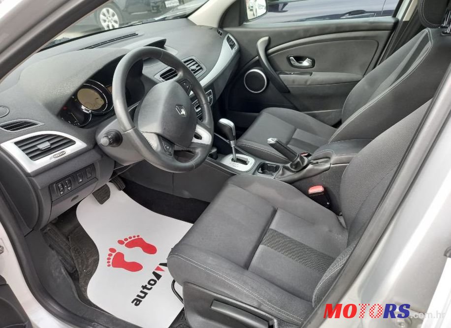 2011' Renault Megane 1,5 Dci Edc photo #2