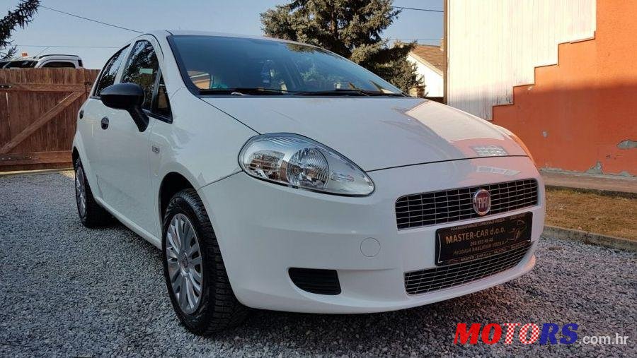 2009' Fiat Grande Punto 1,2 8V photo #1