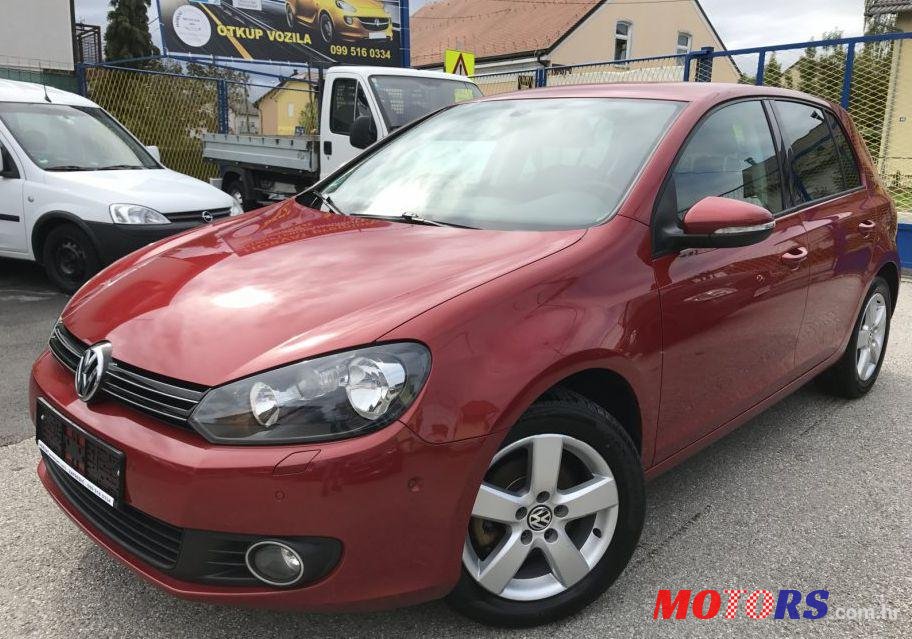 2010' Volkswagen Golf VI 1,6 Tdi photo #2