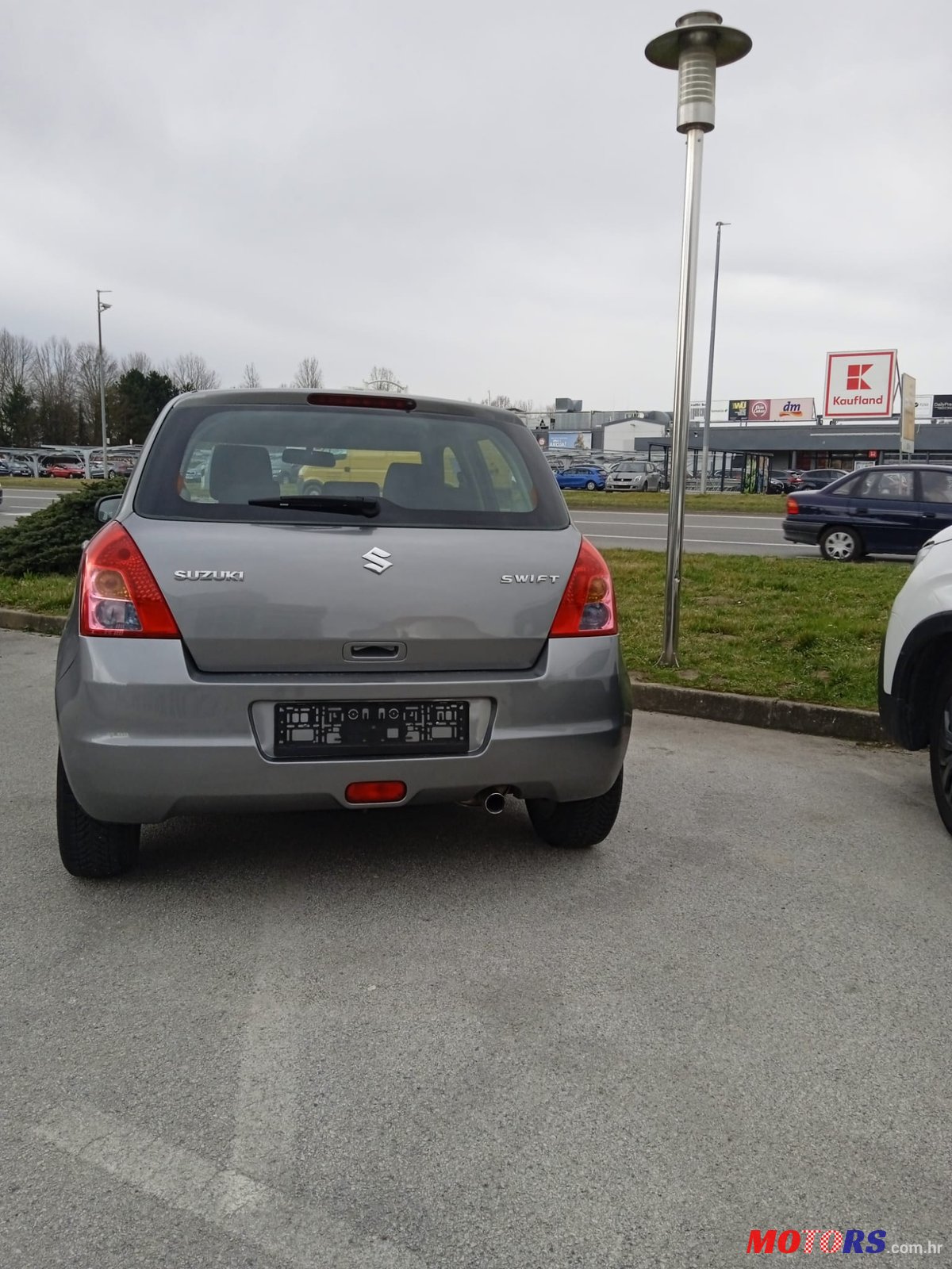 2008' Suzuki Swift photo #2