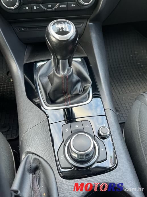 2014' Mazda 3 G120 Challenge photo #6