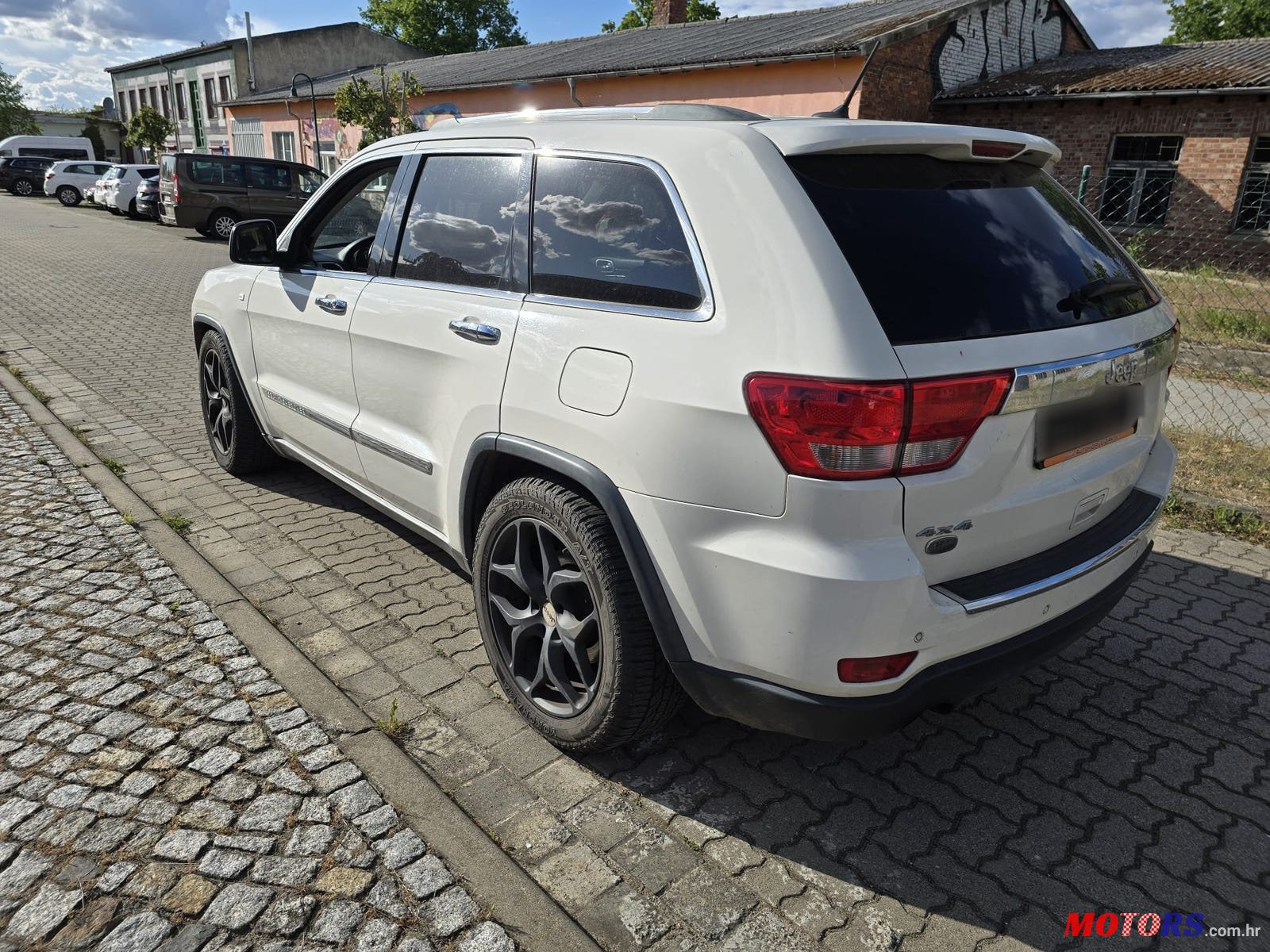 2011' Jeep Grand Cherokee OverLand photo #3