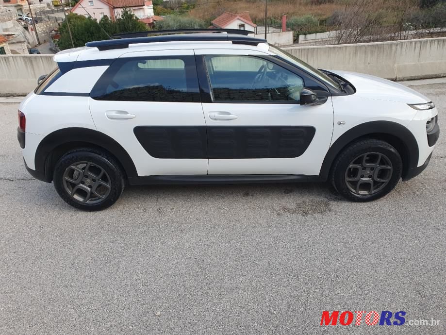 2016' Citroen C4 Cactus photo #4