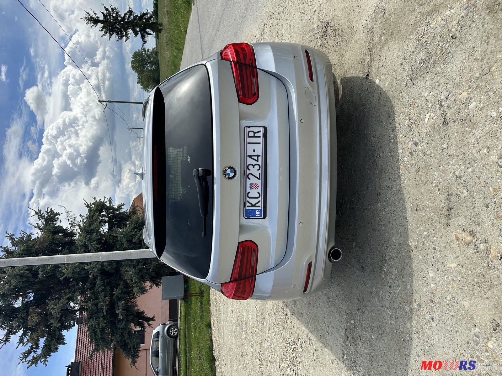 2016' BMW 3 Series Touring photo #5