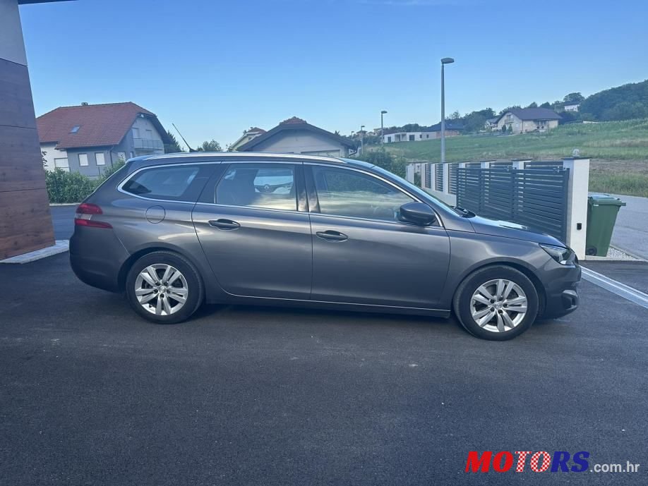 2017' Peugeot 308 Sw photo #6
