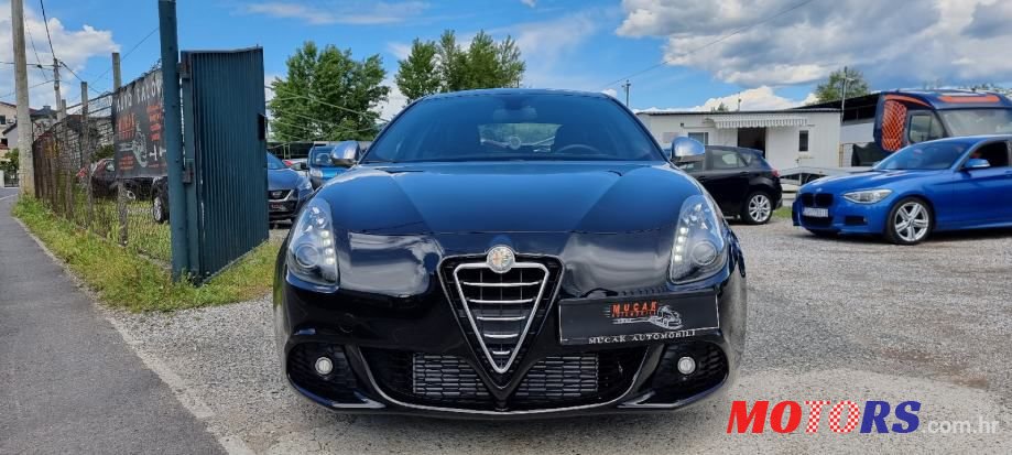 2012' Alfa Romeo Giulietta photo #6