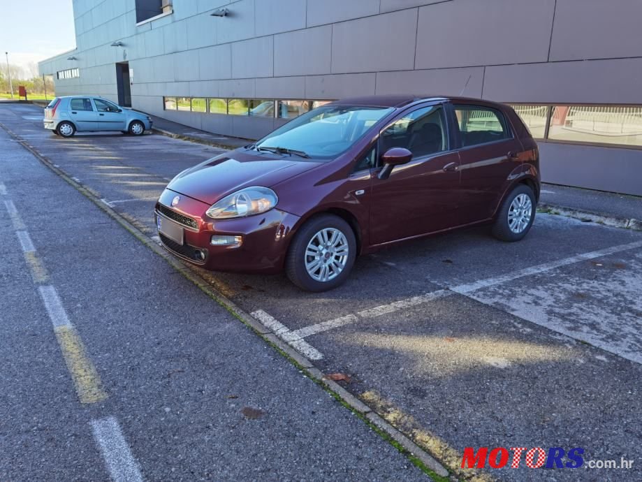 2014' Fiat Punto photo #1