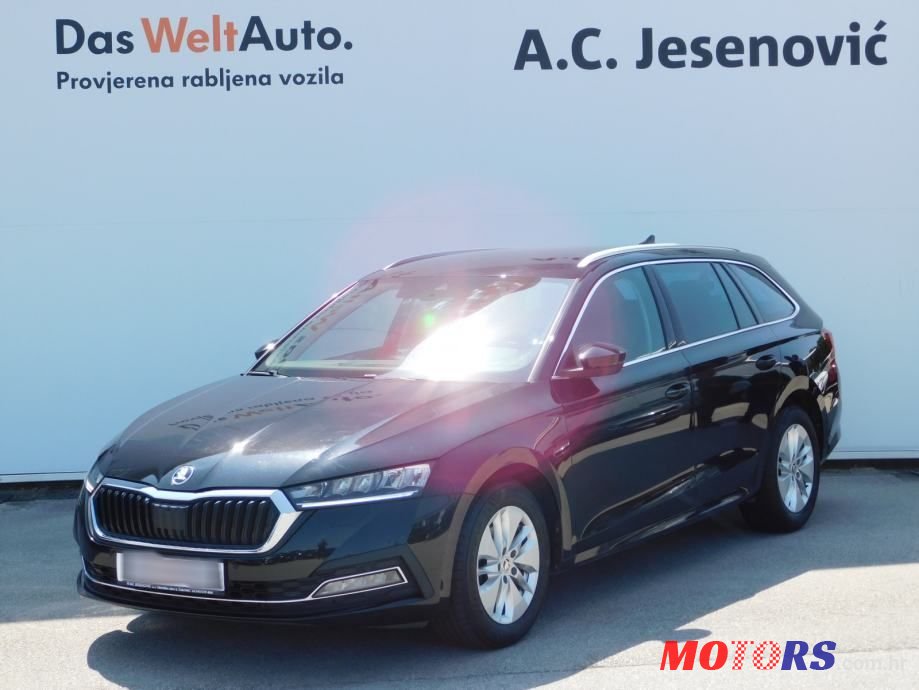 2021' Skoda Octavia Combi photo #1