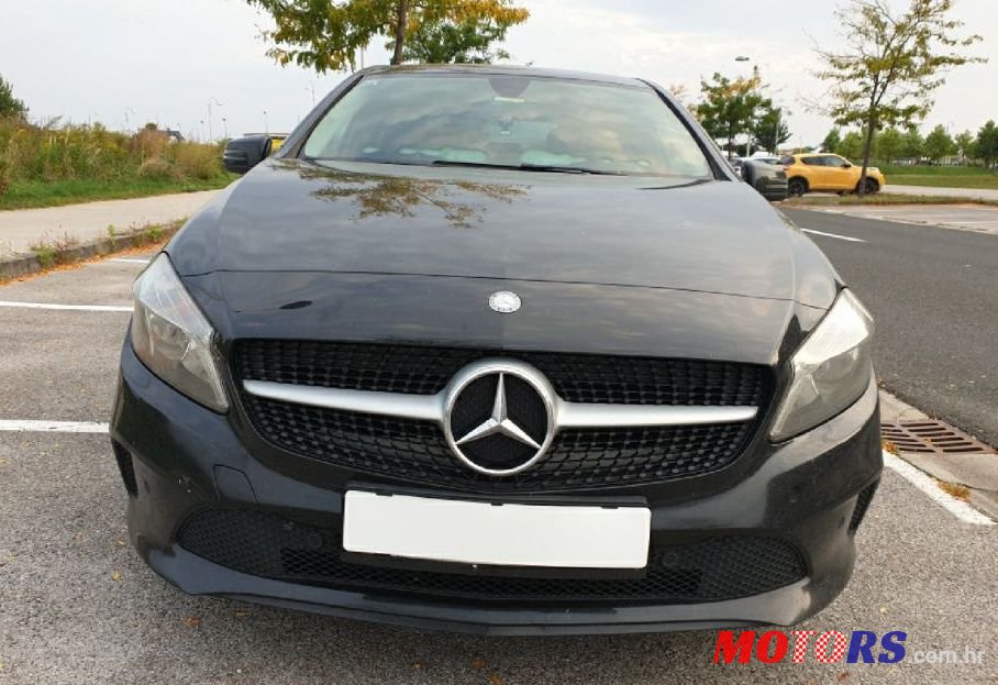2017' Mercedes-Benz A-Klasa A 180 photo #2