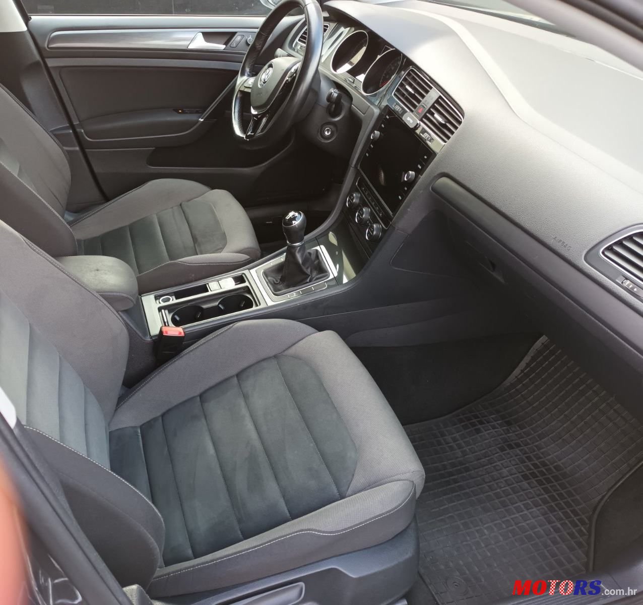 2019' Volkswagen Golf VII 1,6 Tdi photo #5