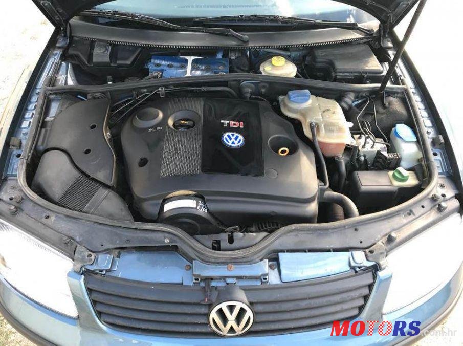 2000' Volkswagen Passat Variant photo #2