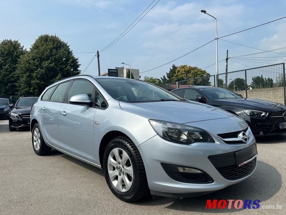 2016' Opel Astra Karavan photo #2