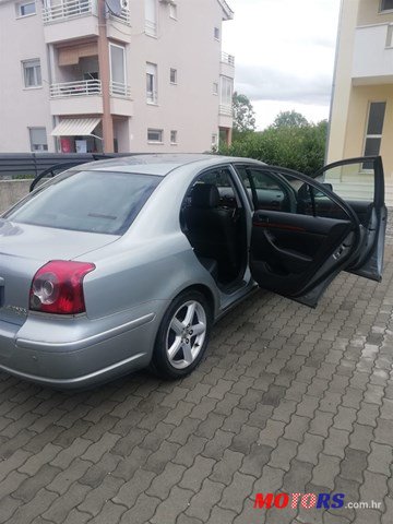 2007' Toyota Avensis photo #5