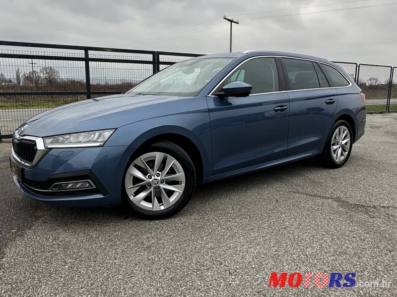 2020' Skoda Octavia Combi photo #2