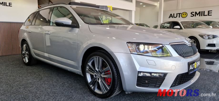 2014' Skoda Octavia Combi photo #3