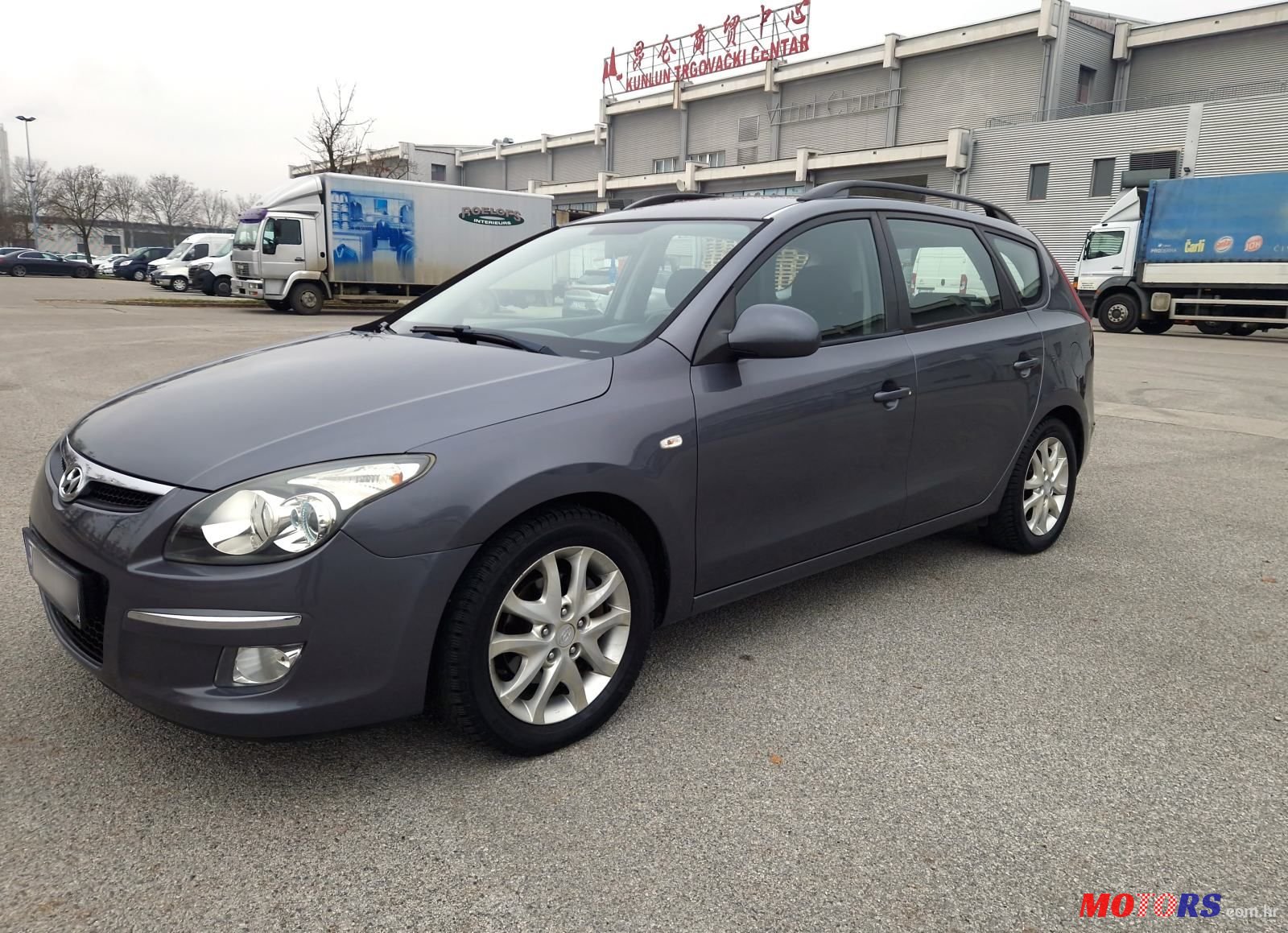 2010' Hyundai i30 Cw photo #1