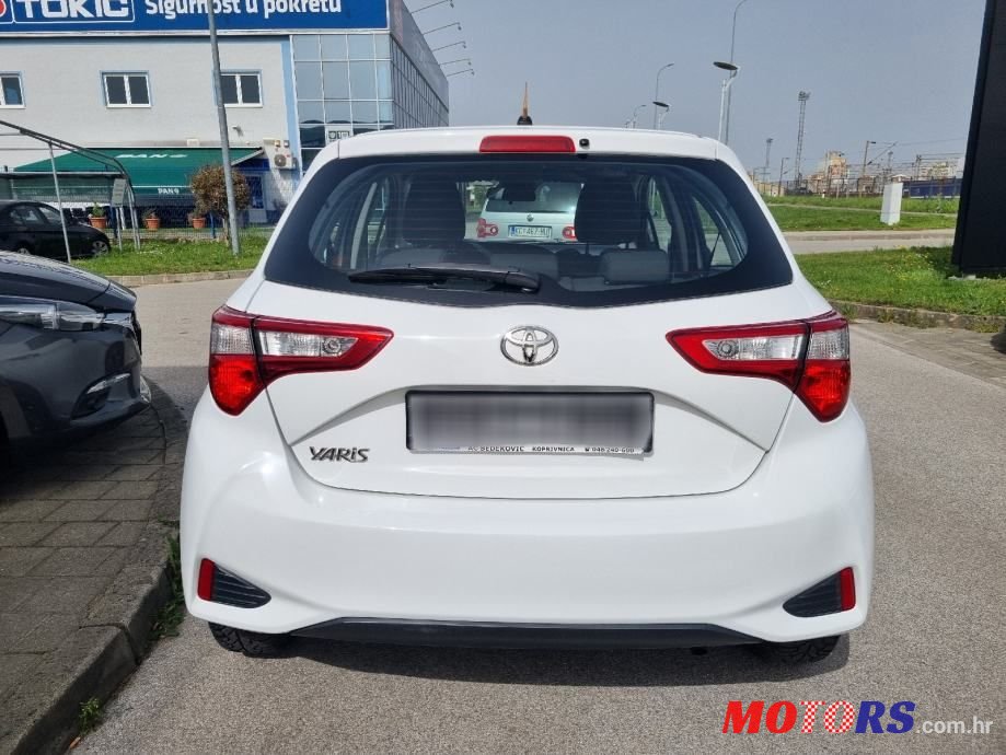 2017' Toyota Yaris 1,0 Vvt-I photo #6