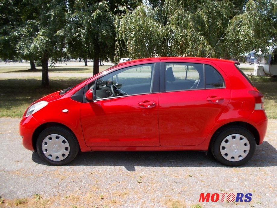 2010' Toyota Yaris photo #1