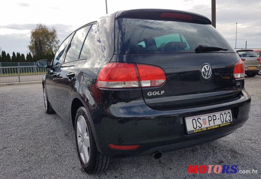 2010' Volkswagen Golf VI 1,6 Tdi photo #2