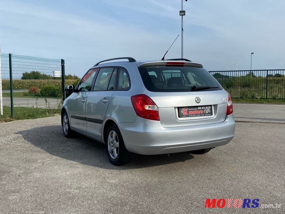 2009' Skoda Fabia Combi photo #4