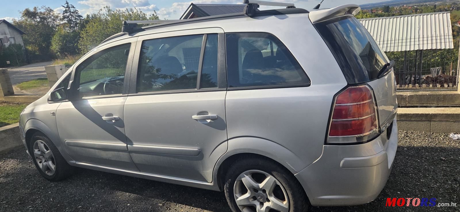 2006' Opel Zafira 1,9 Cdti photo #2